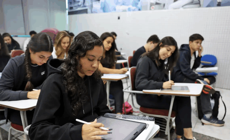 Fies 2025: divulgada lista de espera do segundo semestre