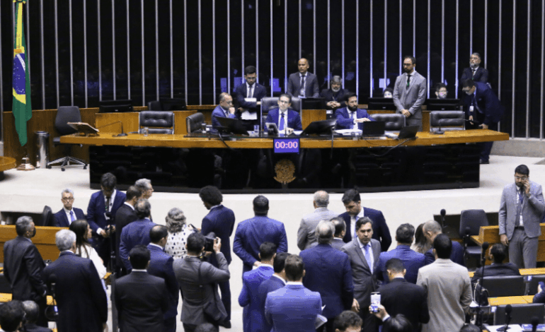 Deputados aprovam Sistema Nacional de Educação, o “SUS da Educação”