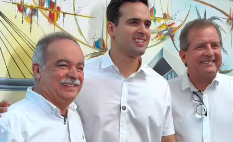Lucas Ribeiro recebe apoio de Inácio Falcão em evento com lideranças políticas