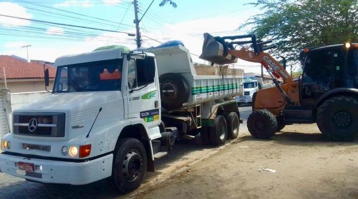 Veículos com mais de 20 anos estariam sendo usados em contrato milionário na limpeza pública de Campina Grande