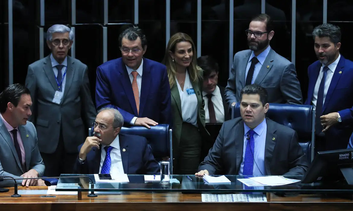 Senado aprova proteção a aposentados contra fraudes em consignados