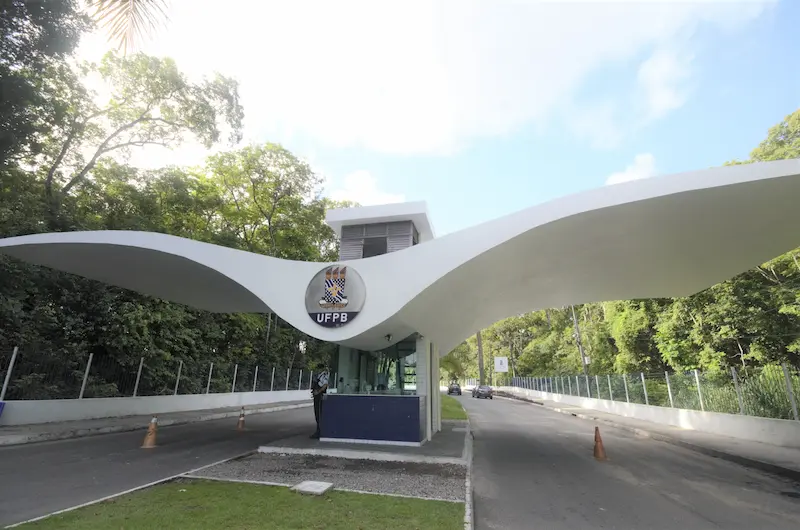 Concurso da UFPB paga até R$ 14,2 mil para professores com doutorado