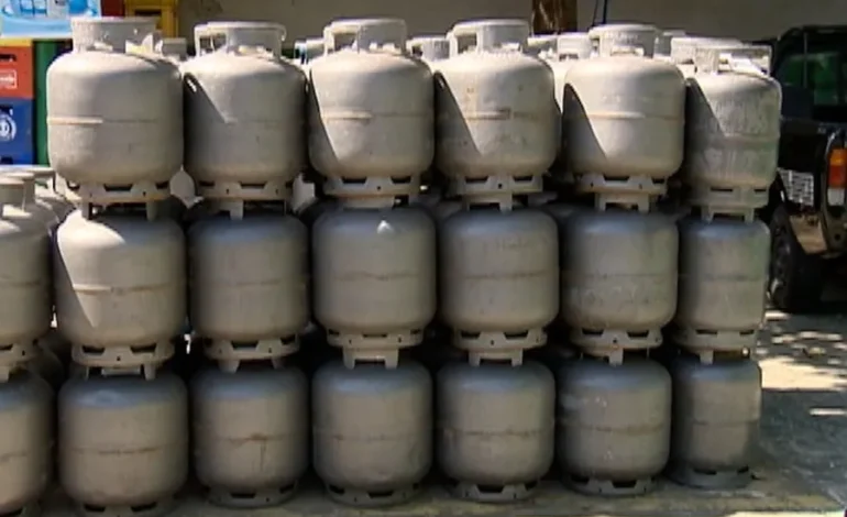 Famílias de baixa renda na Paraíba passam a receber benefício do programa federal Gás do Povo