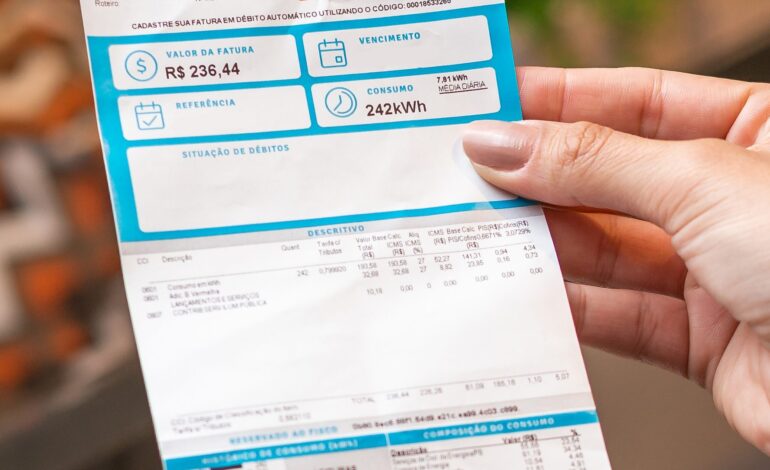 Conta de luz segue sem aumento em fevereiro, Aneel mantém bandeira verde