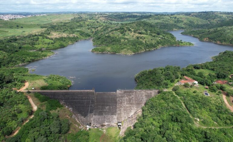 Barragem de Nova Camará passa por reparos após atingir maior volume de água desde reconstrução