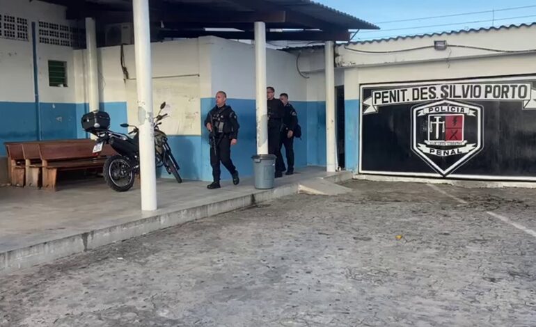 Dentista é presa suspeita de levar celulares e drogas para presídio em João Pessoa