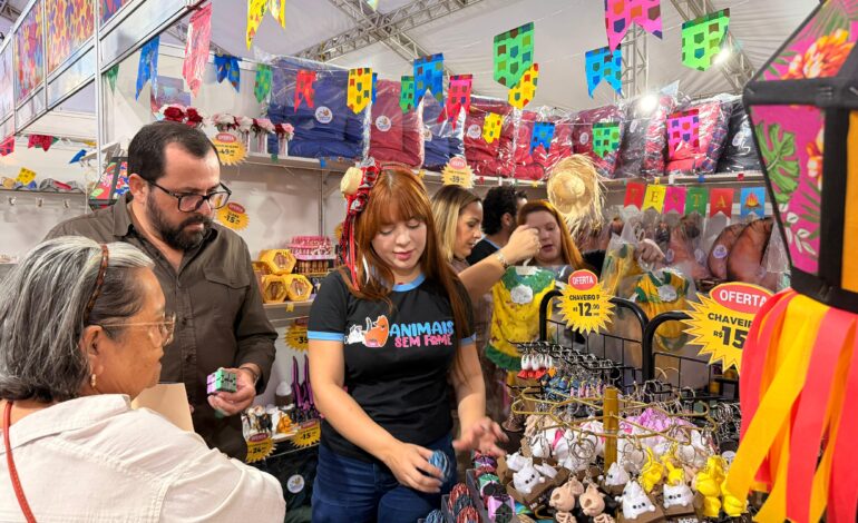 Projeto voluntário apresenta causa animal no Salão do Artesanato da Paraíba