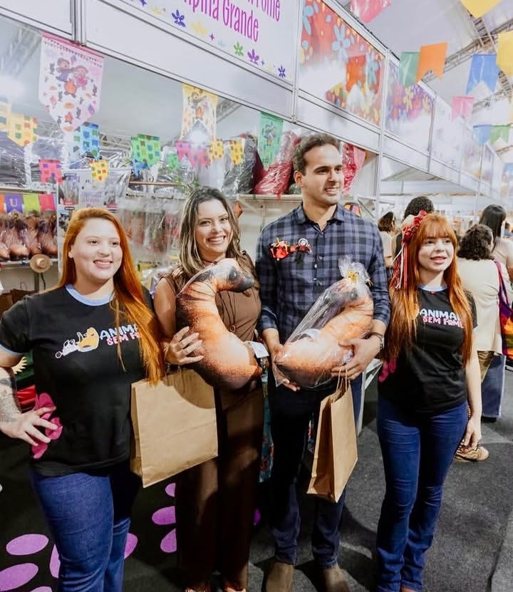 Projeto que já ajudou centenas de animais em Campina Grande participa do Salão do Artesanato para arrecadar recursos